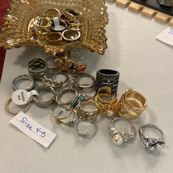 Blank--Costume rings size 5-9 ur choice see pics sold as is - Picture 4 of 14